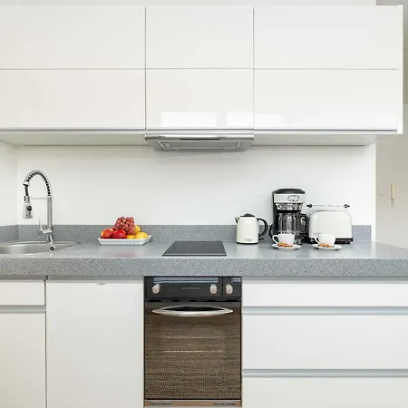 Appartement Charming With Balcony & Parking Only 400 Meters To The By Renters