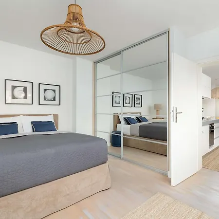 Appartement Charming With Balcony & Parking Only 400 Meters To The By Renters *