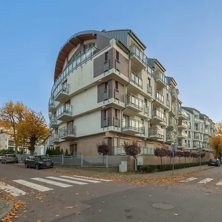 Charming With Balcony & Parking Only 400 Meters To The By Renters Miedzyzdroje